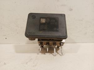 Gebruikte ABS Pomp Renault Trafic Prijs € 65,00 Margeregeling aangeboden door Van der Ven Autorecycling B.V.