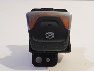 Gebruikte Handrem schakelaar Fiat 500X Prijs € 31,00 Margeregeling aangeboden door Van der Ven Autorecycling B.V.