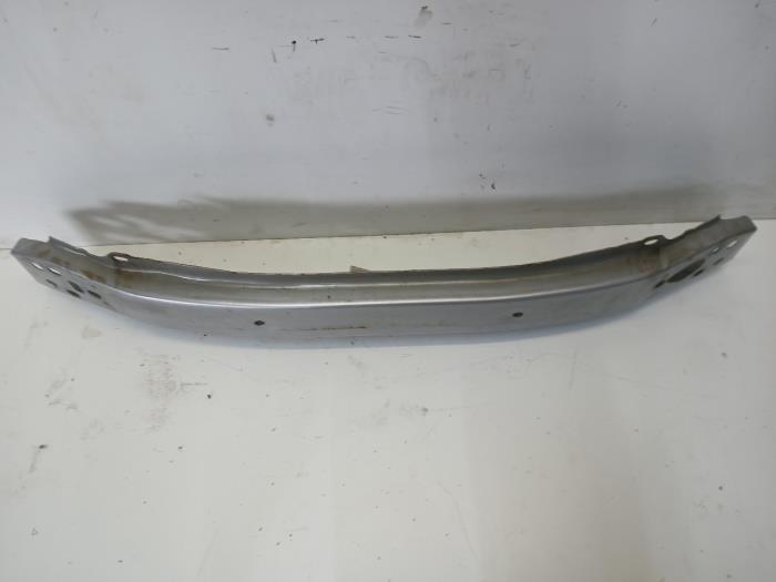 Bumperframe achter van een Toyota Yaris 2014