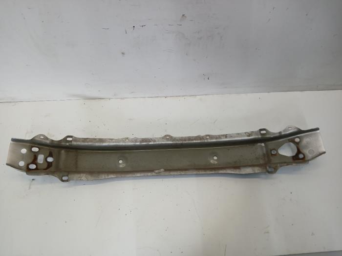 Bumperframe achter van een Toyota Yaris 2014