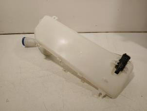 Gebruikte Ruitensproeierpomp voor Opel Vivaro Prijs € 21,00 Margeregeling aangeboden door Van der Ven Autorecycling B.V.