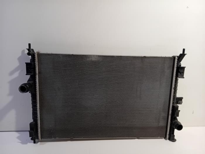 Gebruikte Radiateur Opel Vivaro Prijs € 120,00 Margeregeling aangeboden door Van der Ven Autorecycling B.V.