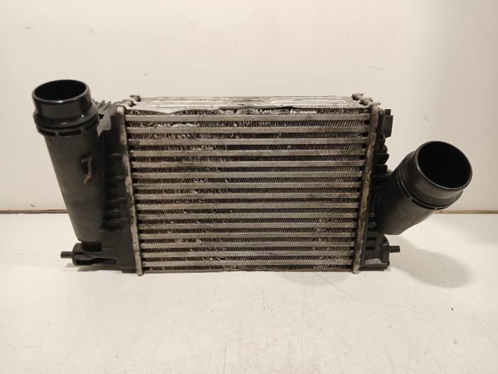 Gebruikte Intercooler Renault Espace Prijs € 50,00 Margeregeling aangeboden door Van der Ven Autorecycling B.V.