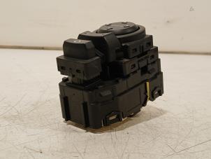 Gebruikte Bedieningspaneel Airco Kia Stonic Prijs € 21,00 Margeregeling aangeboden door Van der Ven Autorecycling B.V.