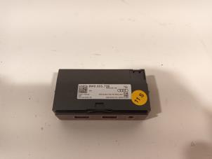 Gebruikte AUX/USB aansluiting Audi A4 Prijs € 219,00 Margeregeling aangeboden door Van der Ven Autorecycling B.V.