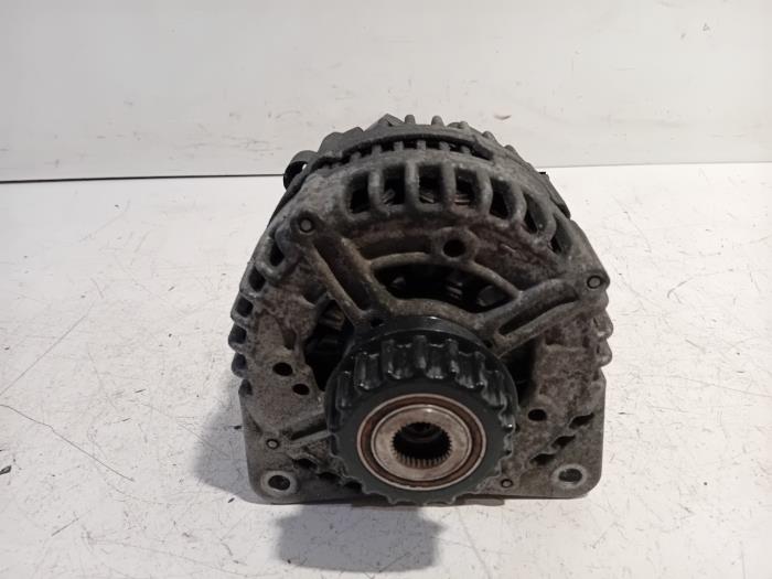 Gebruikte Dynamo Volkswagen Transporter Prijs € 75,00 Margeregeling aangeboden door Van der Ven Autorecycling B.V.