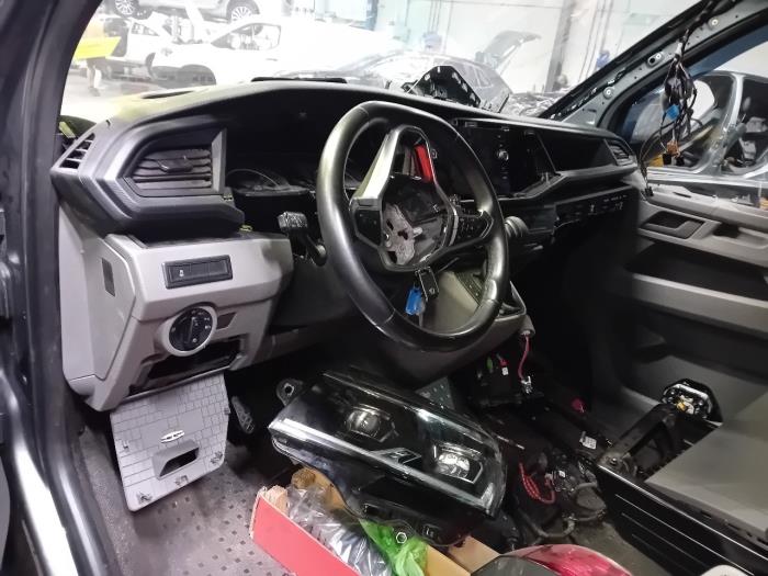 Oliekoeler van een Volkswagen Transporter 2021