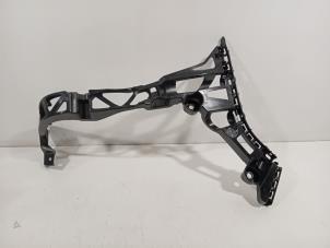 Gebruikte Bumpersteun links-achter Mercedes EQE Prijs € 50,00 Margeregeling aangeboden door Van der Ven Autorecycling B.V.