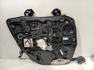 Gebruikte Raammechaniek 4Deurs links-achter Mercedes EQE Prijs € 215,00 Margeregeling aangeboden door Van der Ven Autorecycling B.V.