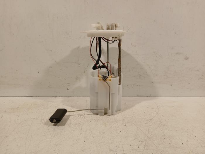 Gebruikte Tank element Pomp Nissan Qashqai Prijs € 36,00 Margeregeling aangeboden door Van der Ven Autorecycling B.V.