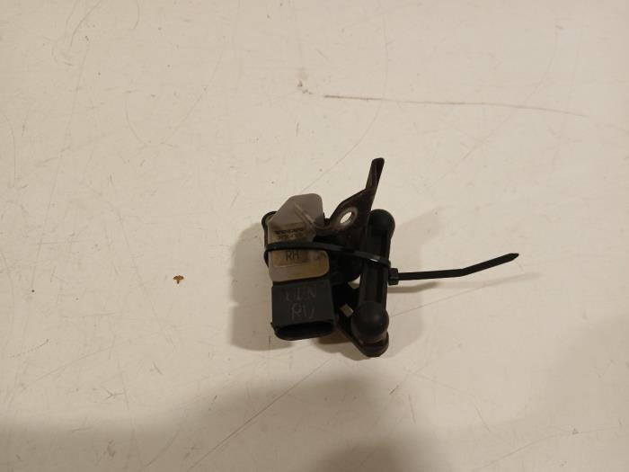 Gebruikte Computer Verlichting Volvo XC90 Prijs € 36,00 Margeregeling aangeboden door Van der Ven Autorecycling B.V.