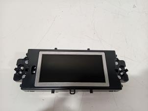 Gebruikte Display Interieur Mercedes GLK-Klasse Prijs € 75,00 Margeregeling aangeboden door Van der Ven Autorecycling B.V.