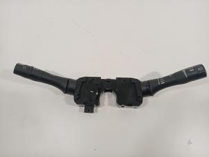 Gebruikte Licht + Raw Schakelaar Nissan Juke Prijs € 75,00 Margeregeling aangeboden door Van der Ven Autorecycling B.V.