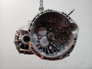 Gebruikte Versnellingsbak Renault Trafic Prijs € 1.105,00 Margeregeling aangeboden door Van der Ven Autorecycling B.V.