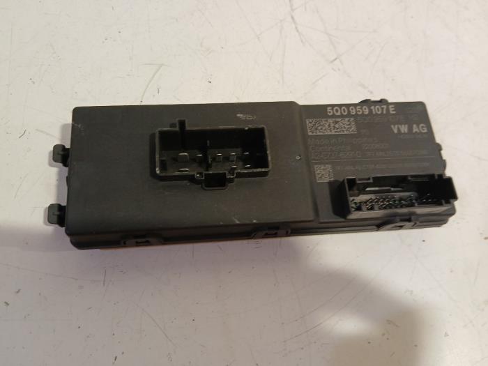 Gebruikte Computer Diversen Volkswagen Passat Prijs € 85,00 Margeregeling aangeboden door Van der Ven Autorecycling B.V.