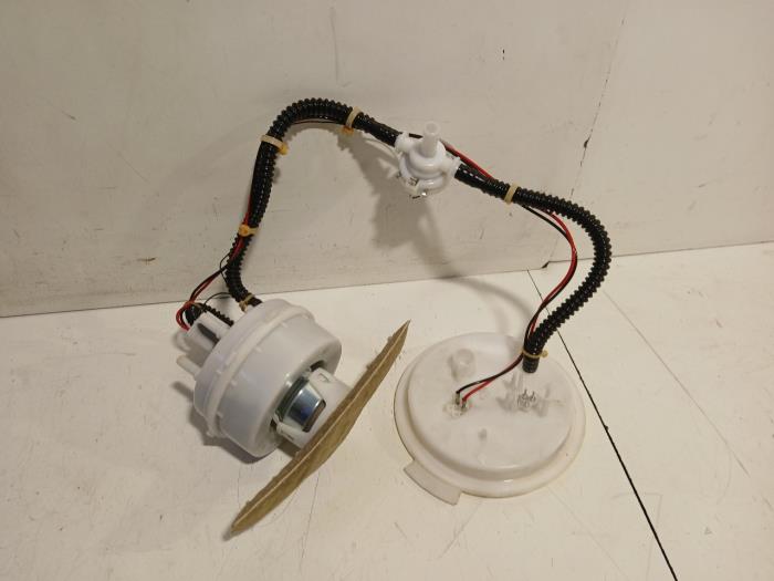 Gebruikte Tank element Pomp BMW 6-Serie Prijs € 138,00 Margeregeling aangeboden door Van der Ven Autorecycling B.V.