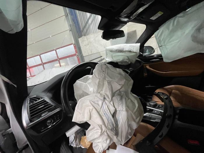 Computer Body Control van een BMW iX3 2021
