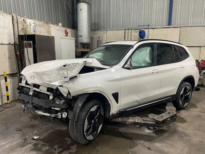 Computer Body Control van een BMW iX3 2021