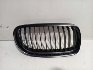 Gebruikte Bumper Rooster BMW 3-Serie Prijs € 17,00 Margeregeling aangeboden door Van der Ven Autorecycling B.V.