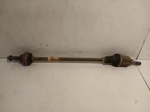 Gebruikte Aandrijfas rechts-achter Dacia Duster Prijs € 115,00 Margeregeling aangeboden door Van der Ven Autorecycling B.V.