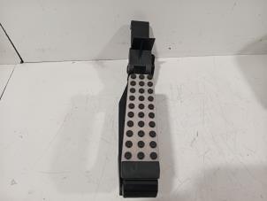 Gebruikte Gaspedaal Mercedes SLK Prijs € 41,00 Margeregeling aangeboden door Van der Ven Autorecycling B.V.