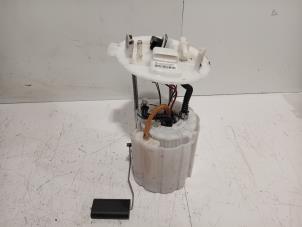 Gebruikte Brandstofpomp Elektrisch Mercedes B-Klasse Prijs € 75,00 Margeregeling aangeboden door Van der Ven Autorecycling B.V.