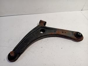 Gebruikte Draagarm links-voor Mitsubishi ASX Prijs € 26,00 Margeregeling aangeboden door Van der Ven Autorecycling B.V.