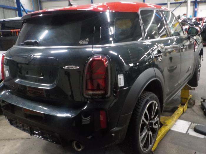 Remklauw (Tang) rechts-achter van een Mini ONE 2021