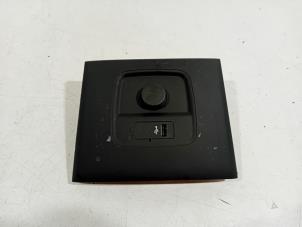 Gebruikte AUX/USB aansluiting Mini ONE Prijs € 15,00 Margeregeling aangeboden door Van der Ven Autorecycling B.V.