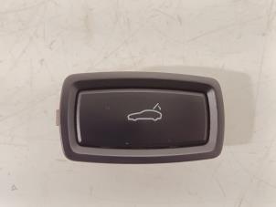 Gebruikte Schakelaar Porsche Cayenne Prijs € 70,00 Margeregeling aangeboden door Van der Ven Autorecycling B.V.