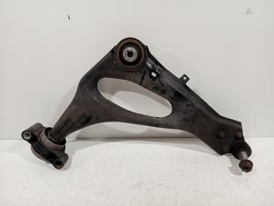 Gebruikte Draagarm rechts-voor Mercedes V-Klasse Prijs € 70,00 Margeregeling aangeboden door Van der Ven Autorecycling B.V.