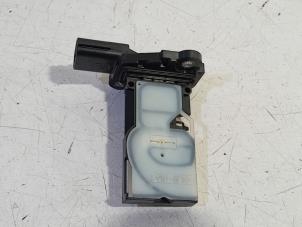 Gebruikte Luchtmassameter Renault Clio Prijs € 85,00 Margeregeling aangeboden door Van der Ven Autorecycling B.V.