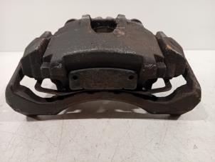 Gebruikte Remklauw (Tang) rechts-voor Volvo V60 Prijs € 55,00 Margeregeling aangeboden door Van der Ven Autorecycling B.V.