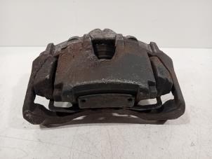 Gebruikte Remklauw (Tang) links-voor Volvo V60 Prijs € 55,00 Margeregeling aangeboden door Van der Ven Autorecycling B.V.