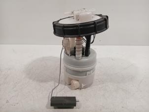 Gebruikte Tank element Pomp Renault Clio Prijs € 65,00 Margeregeling aangeboden door Van der Ven Autorecycling B.V.