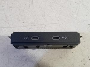 Gebruikte AUX/USB aansluiting Volkswagen Golf Prijs € 20,00 Margeregeling aangeboden door Van der Ven Autorecycling B.V.