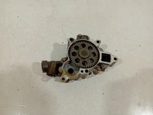 Gebruikte Oliepomp Mercedes C-Klasse Prijs € 120,00 Margeregeling aangeboden door Van der Ven Autorecycling B.V.