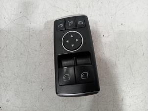 Gebruikte Ruit schakelaar elektrisch Mercedes SLK Prijs € 80,00 Margeregeling aangeboden door Van der Ven Autorecycling B.V.