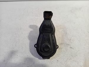 Gebruikte Handrem motor Renault Megane Prijs € 45,00 Margeregeling aangeboden door Van der Ven Autorecycling B.V.