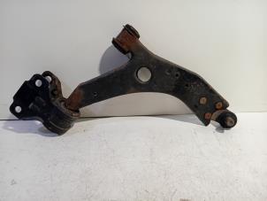 Gebruikte Draagarm rechts-voor Ford Grand C-Max Prijs € 25,00 Margeregeling aangeboden door Van der Ven Autorecycling B.V.