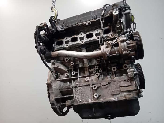 Motor van een Dodge Avenger 2007