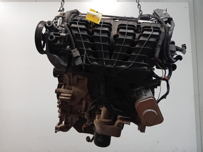 Motor van een Dodge Avenger 2007