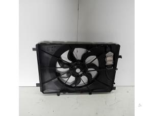 Gebruikte Koelvin Motor Mercedes CLA Prijs € 120,00 Margeregeling aangeboden door Van der Ven Autorecycling B.V.