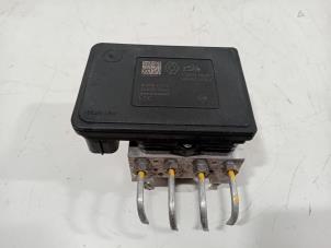 Gebruikte ABS Pomp Dacia Dokker Prijs € 75,00 Margeregeling aangeboden door Van der Ven Autorecycling B.V.