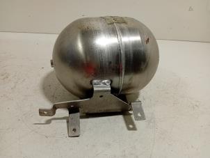 Gebruikte Veerbol Mercedes E-Klasse Prijs € 60,00 Margeregeling aangeboden door Van der Ven Autorecycling B.V.