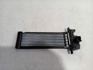 Gebruikte Element Kachelverwarming Peugeot 2008 Prijs € 45,00 Margeregeling aangeboden door Van der Ven Autorecycling B.V.