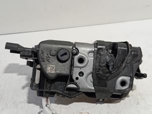 Gebruikte Deurslot Mechaniek 4Deurs rechts-voor Peugeot 2008 Prijs € 25,00 Margeregeling aangeboden door Van der Ven Autorecycling B.V.