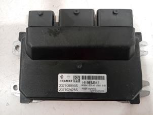 Gebruikte Computer Motormanagement Renault Captur Prijs € 80,00 Margeregeling aangeboden door Van der Ven Autorecycling B.V.