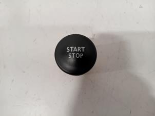 Gebruikte Start/Stop schakelaar Renault Zoe Prijs € 10,00 Margeregeling aangeboden door Van der Ven Autorecycling B.V.