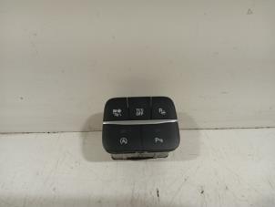 Gebruikte PDC Schakelaar Ford Puma Prijs € 25,00 Margeregeling aangeboden door Van der Ven Autorecycling B.V.